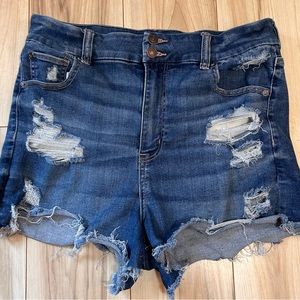 ✨SOLD✨American Eagle Curvy Hugh Waisted Distressed Shorts